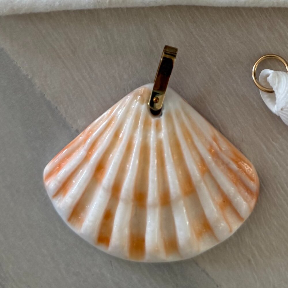 Shakti Jewelry Coral Shell Pendant $138 - Picture 2 of 4